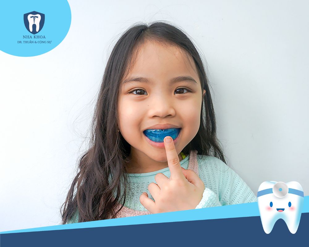 nieng-rang-silicon-trainer-cho-be